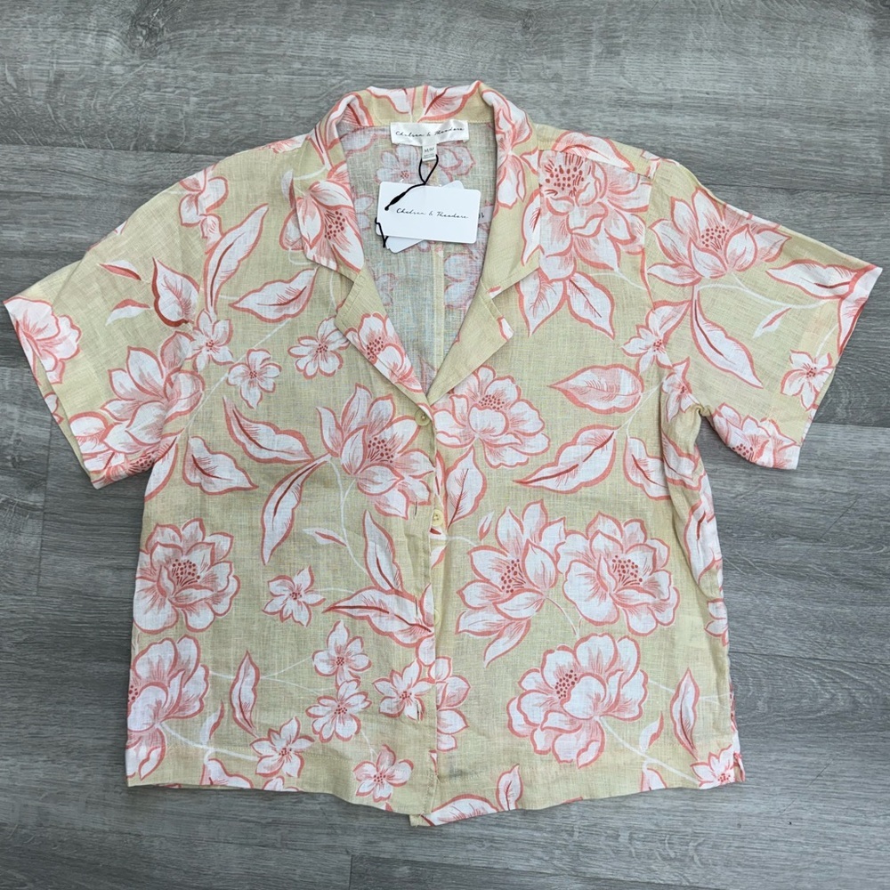 NWT Chelsea & Theodore Beige and Pink Floral Top Size Medium